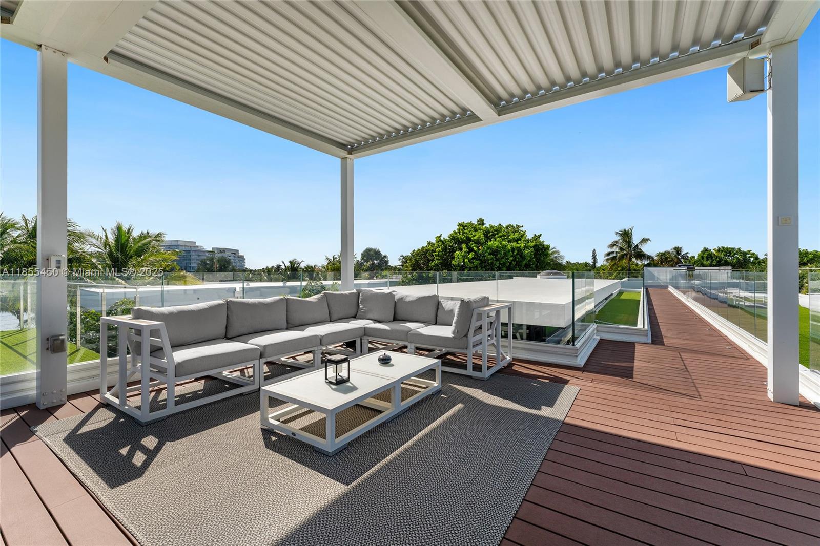 SURPRISE POINT - Residential