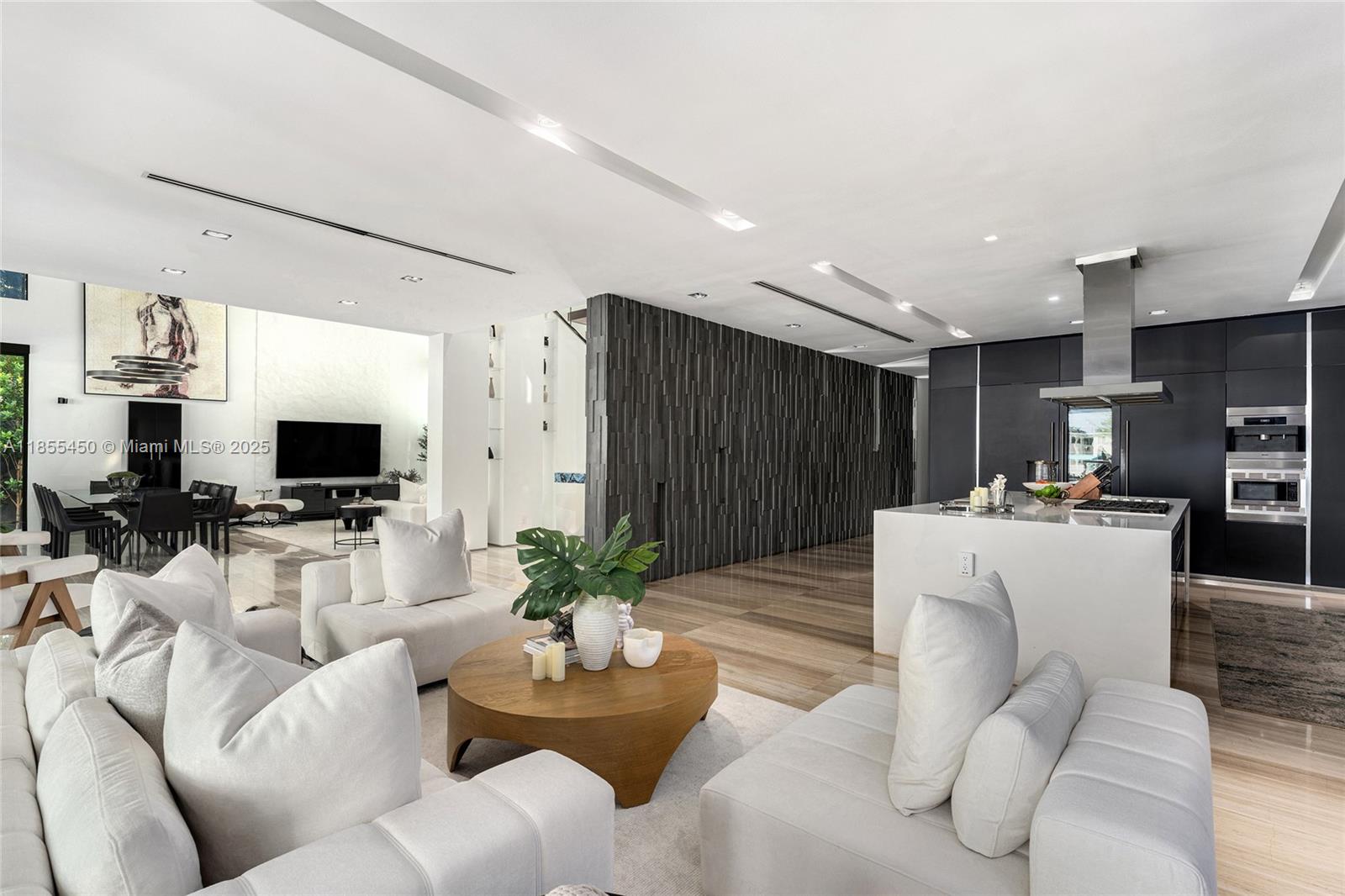 SURPRISE POINT - Residential