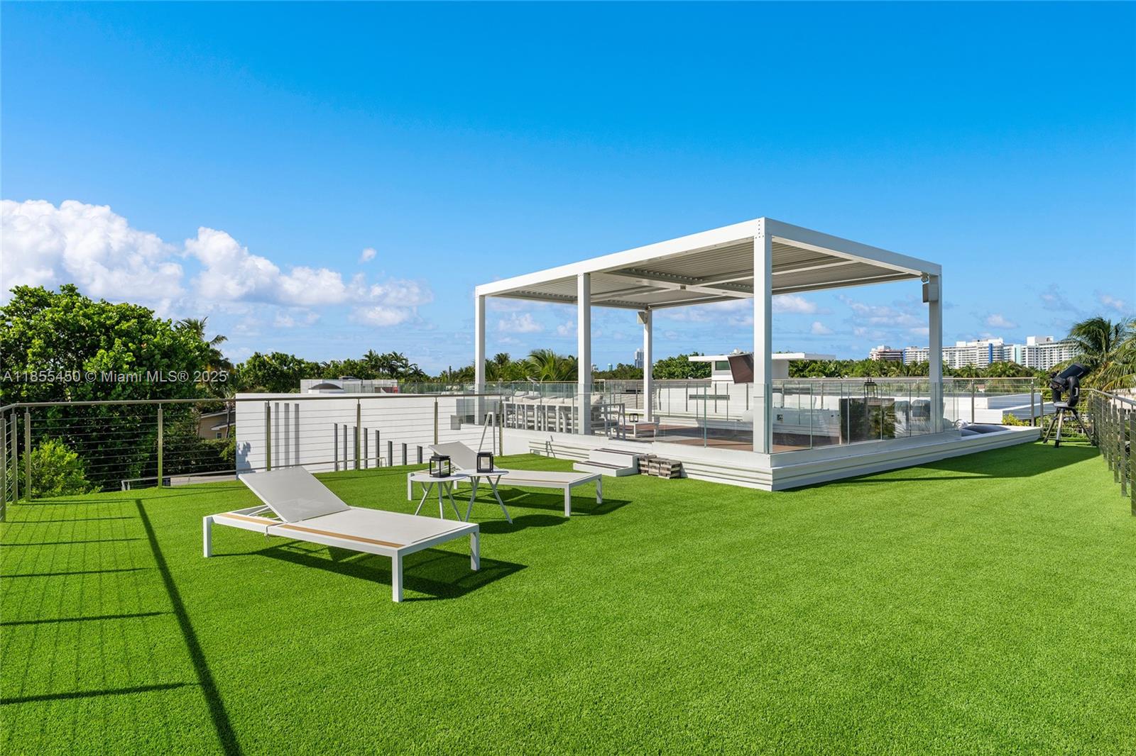 SURPRISE POINT - Residential