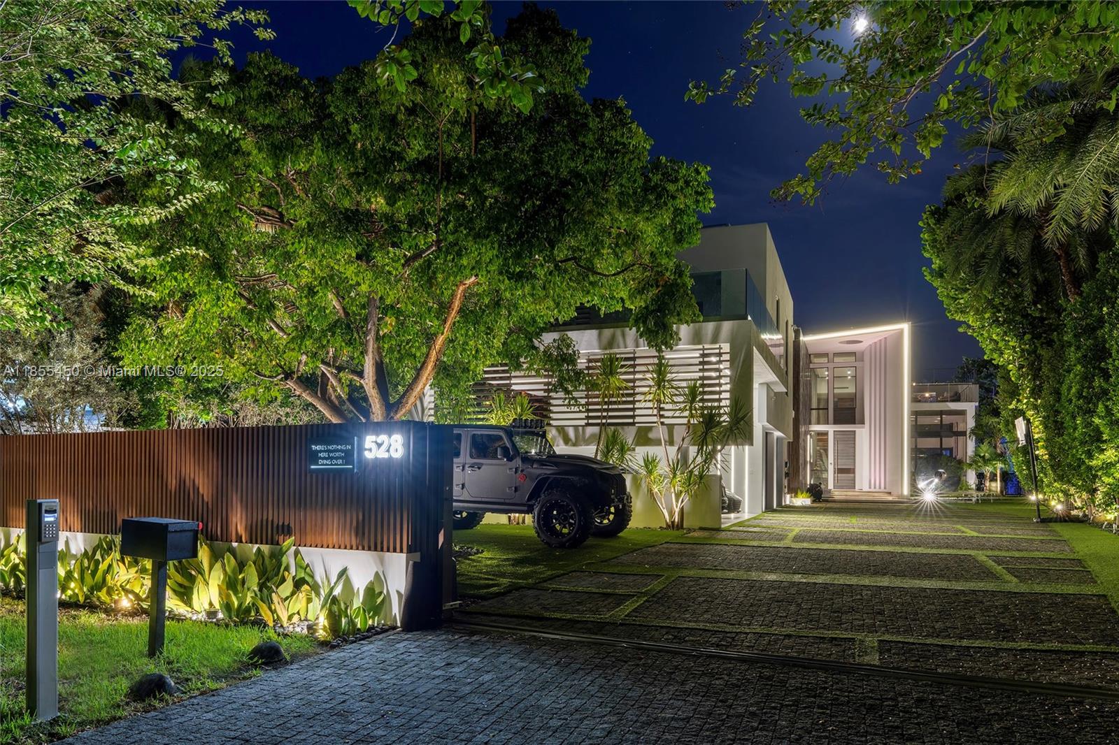 SURPRISE POINT - Residential
