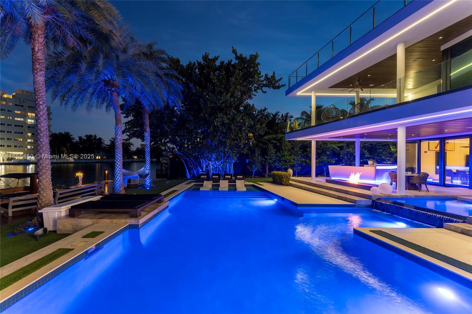 SURPRISE POINT - Residential