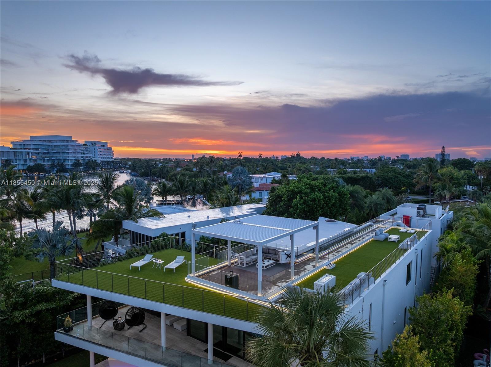 SURPRISE POINT - Residential