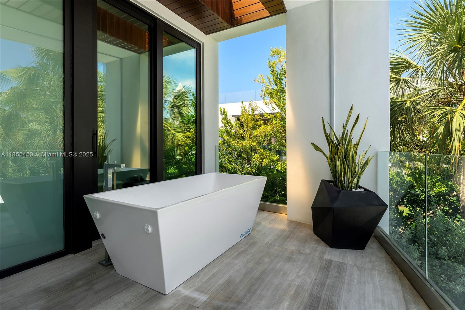 SURPRISE POINT - Residential