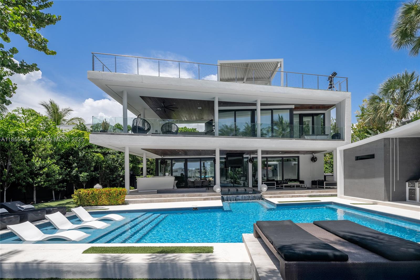 SURPRISE POINT - Residential