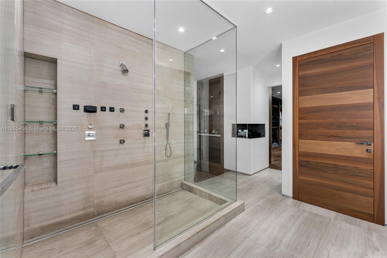 SURPRISE POINT - Residential