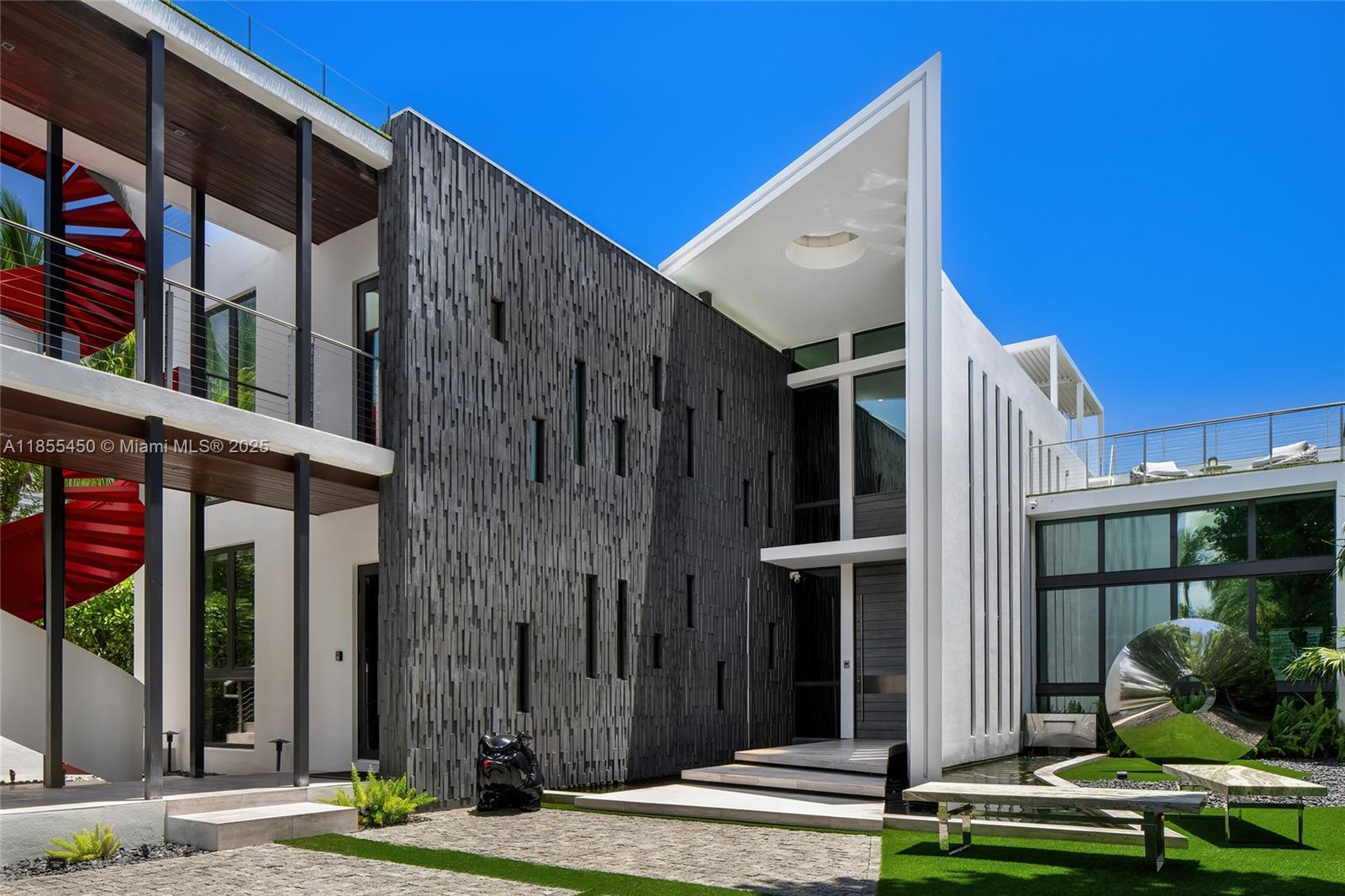 SURPRISE POINT - Residential