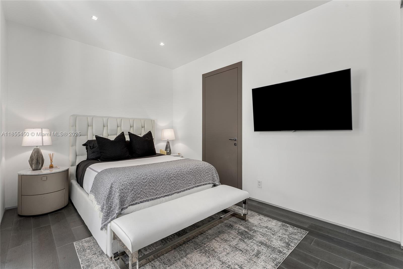 SURPRISE POINT - Residential