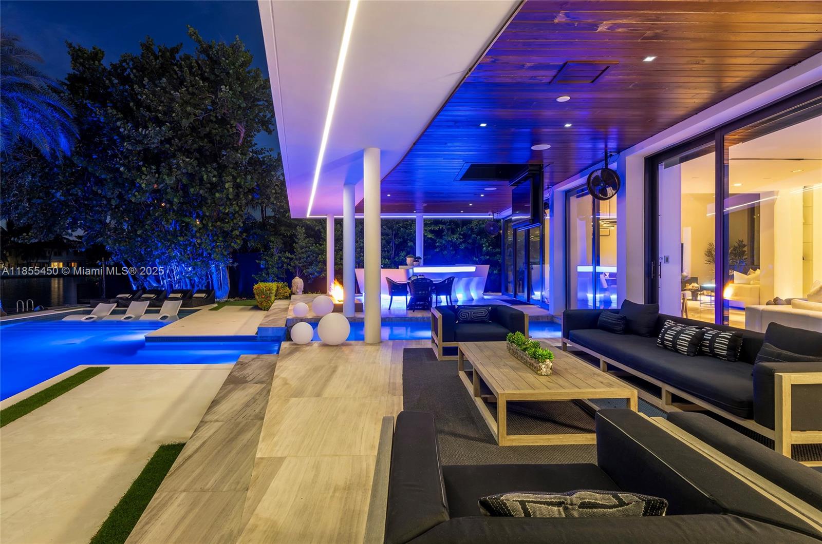 SURPRISE POINT - Residential