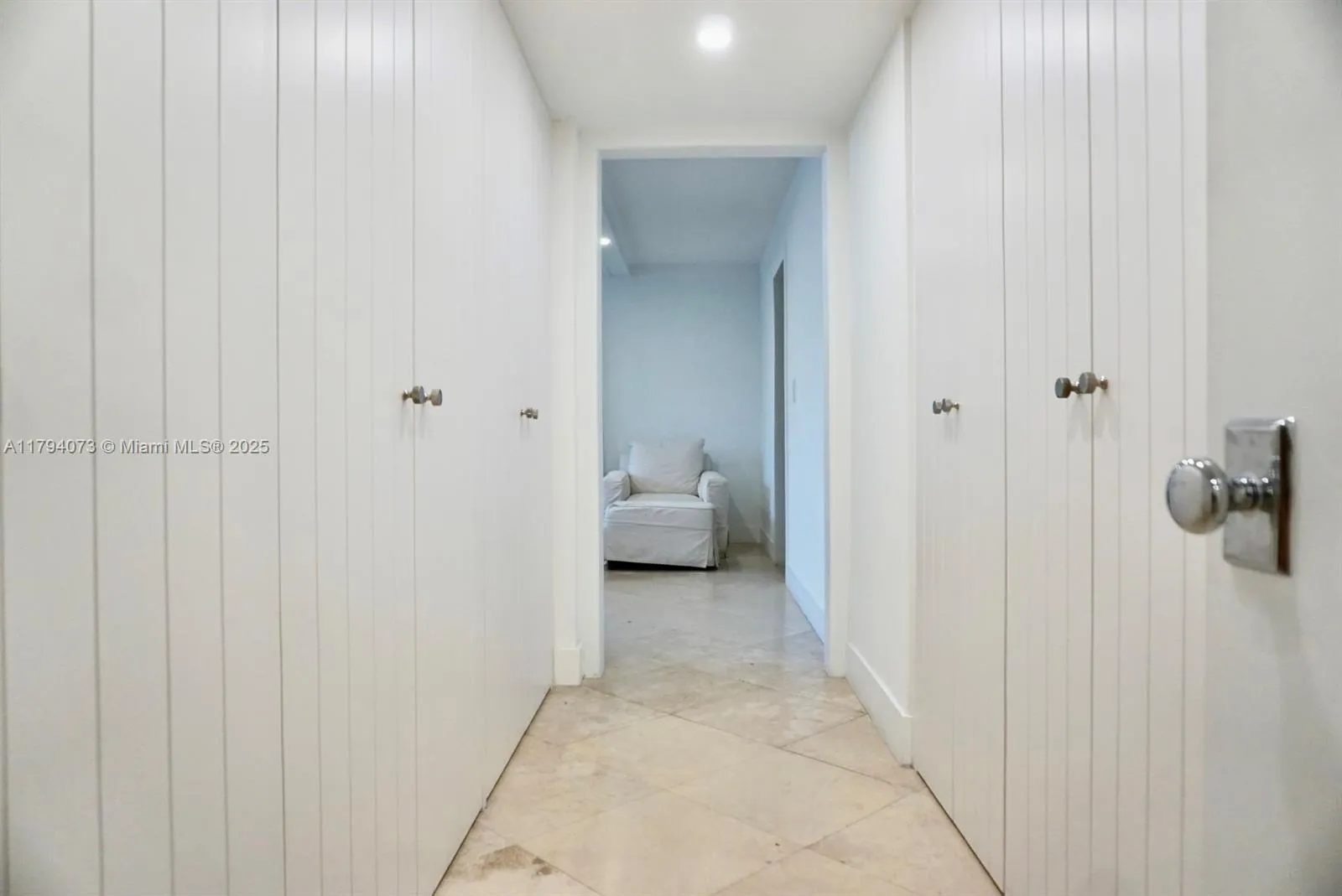 Key Biscayne, Florida 33149, United States, 3 Bedrooms Bedrooms, ,3 BathroomsBathrooms,Residential,Pending,119305