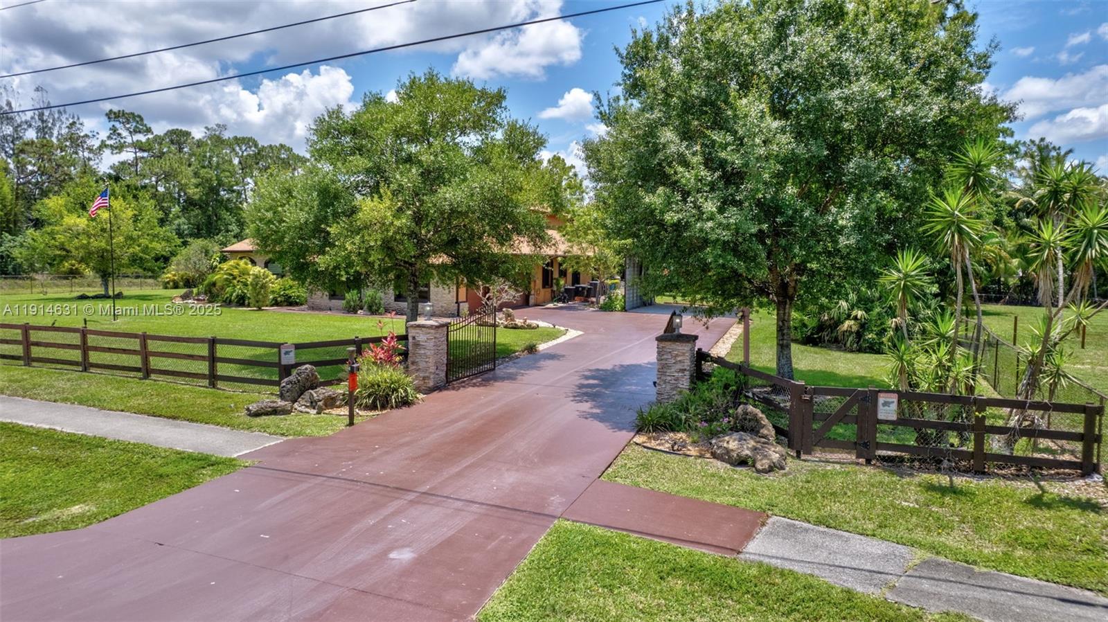 The Acreage - Residential