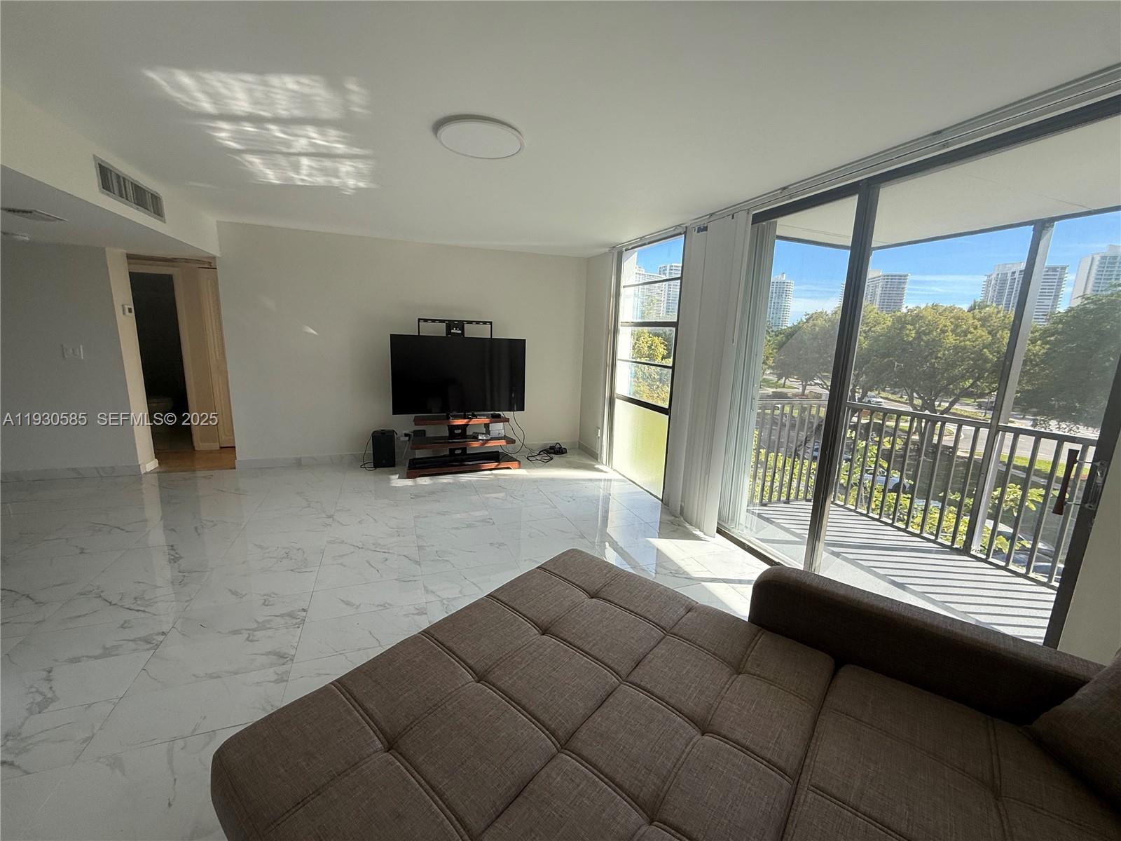 3475 N Country Club Dr 408