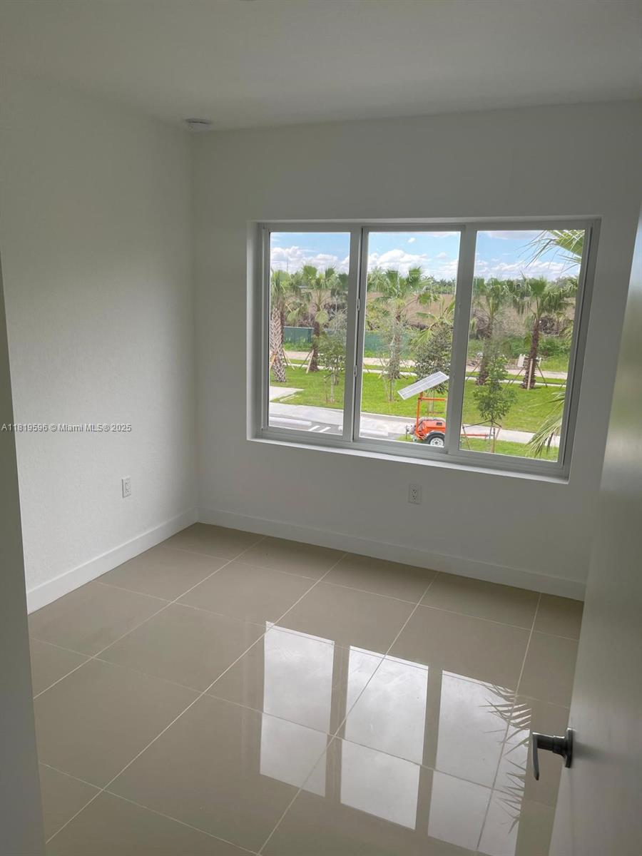 PARADISE ONE - Residential