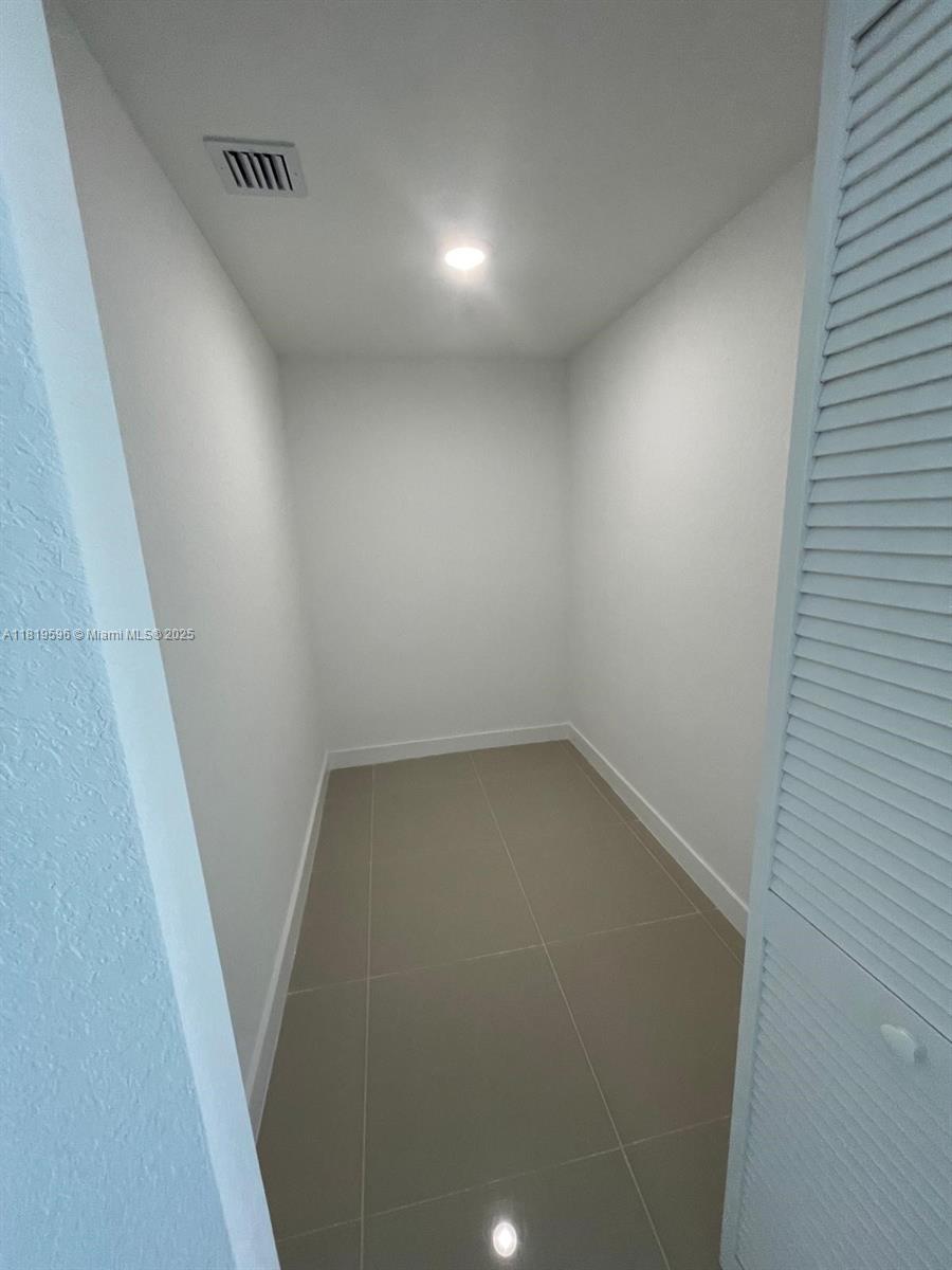 PARADISE ONE - Residential