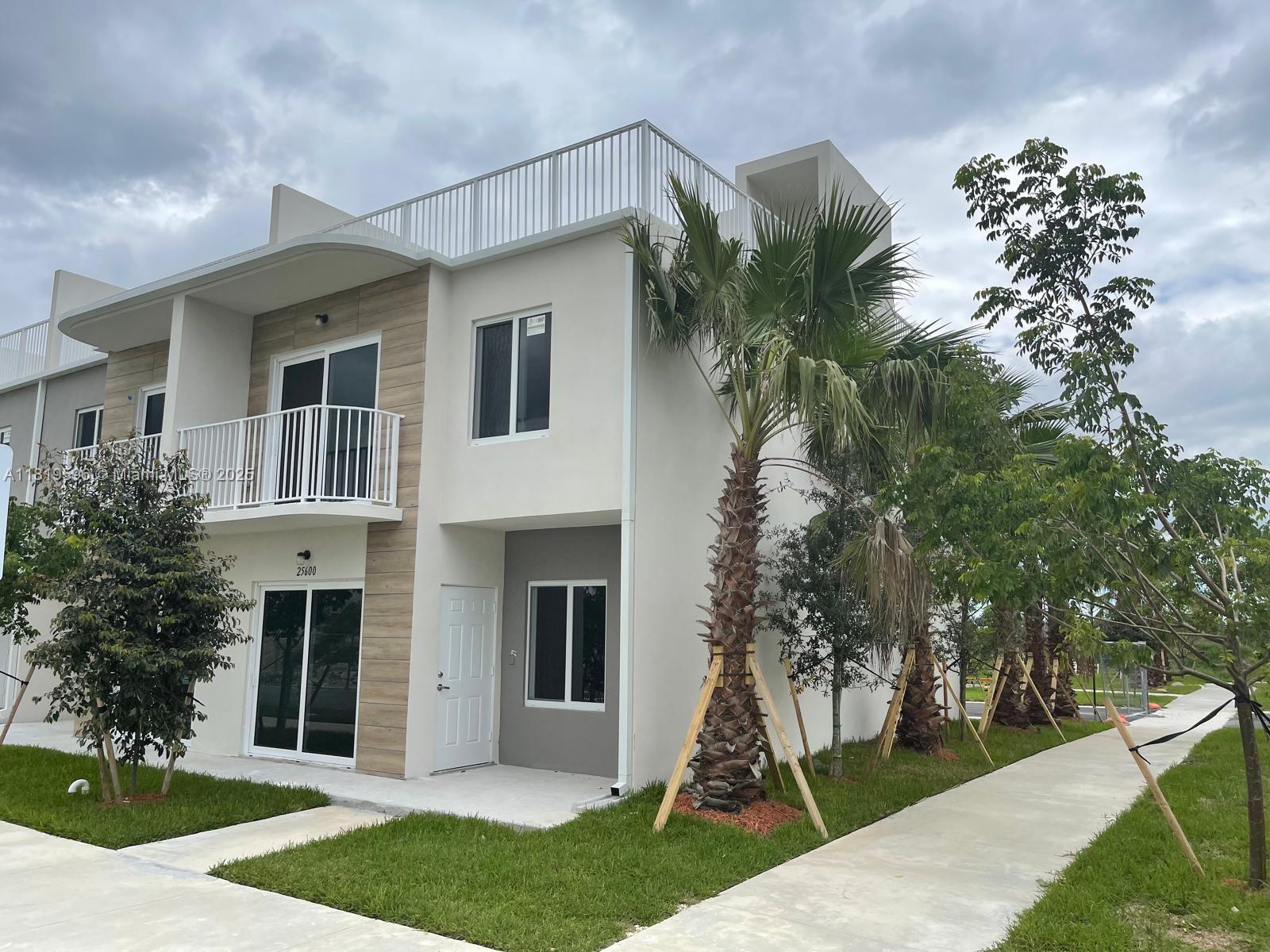 Property for Sale at 25600 Sw 143rd Path, Homestead, Miami-Dade County, Florida - Bedrooms: 4 
Bathrooms: 4  - $440,000