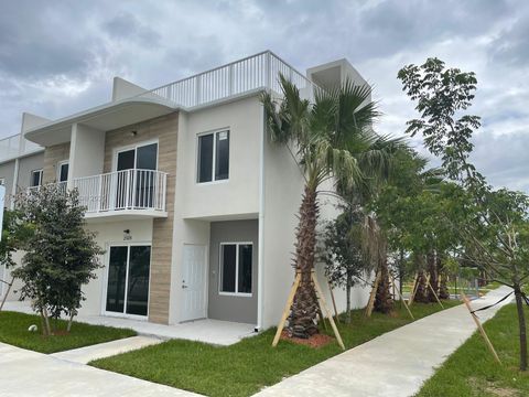 25600 SW 143rd Path Homestead FL 33032