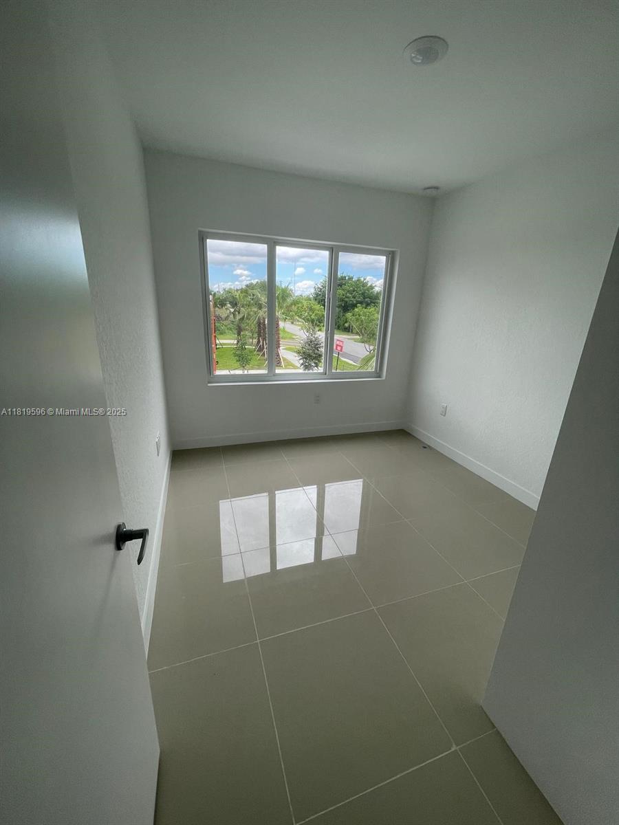 PARADISE ONE - Residential