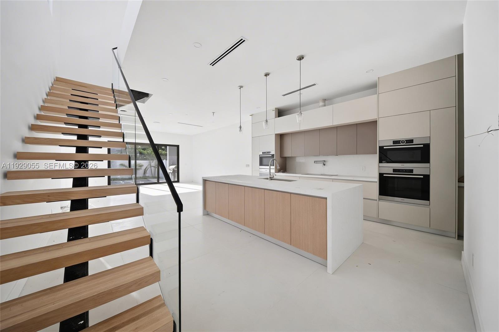 BEVERLY HEIGHTS - Residential