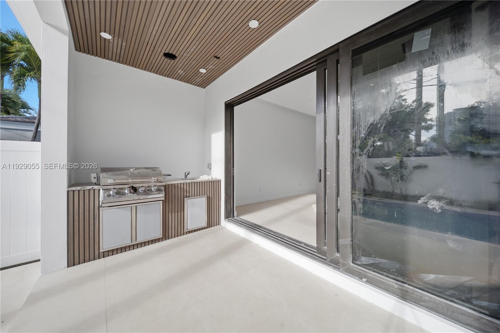 BEVERLY HEIGHTS - Residential