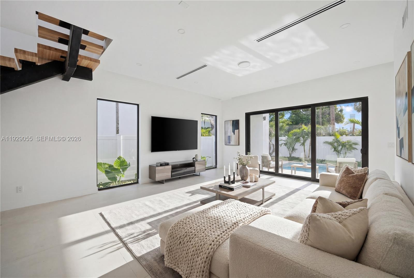 BEVERLY HEIGHTS - Residential