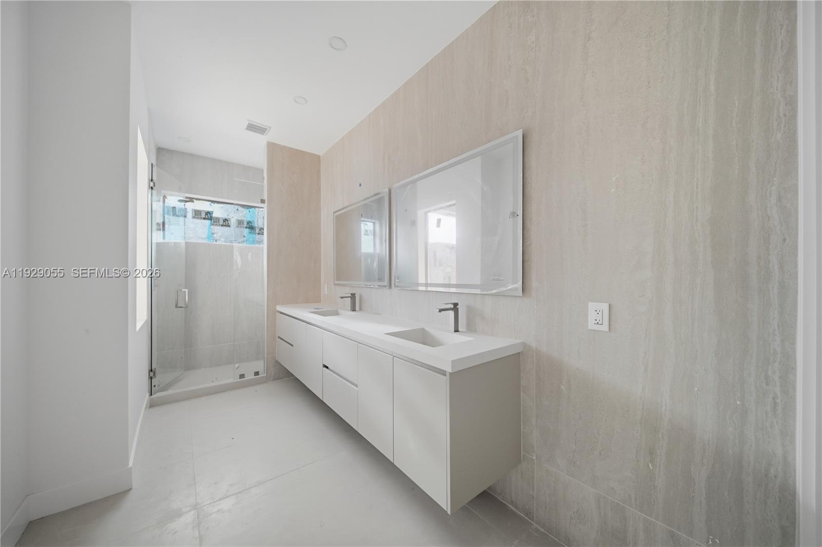 BEVERLY HEIGHTS - Residential