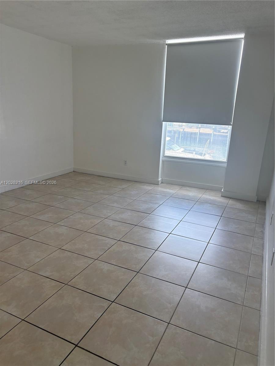2000 NE 135th St 208