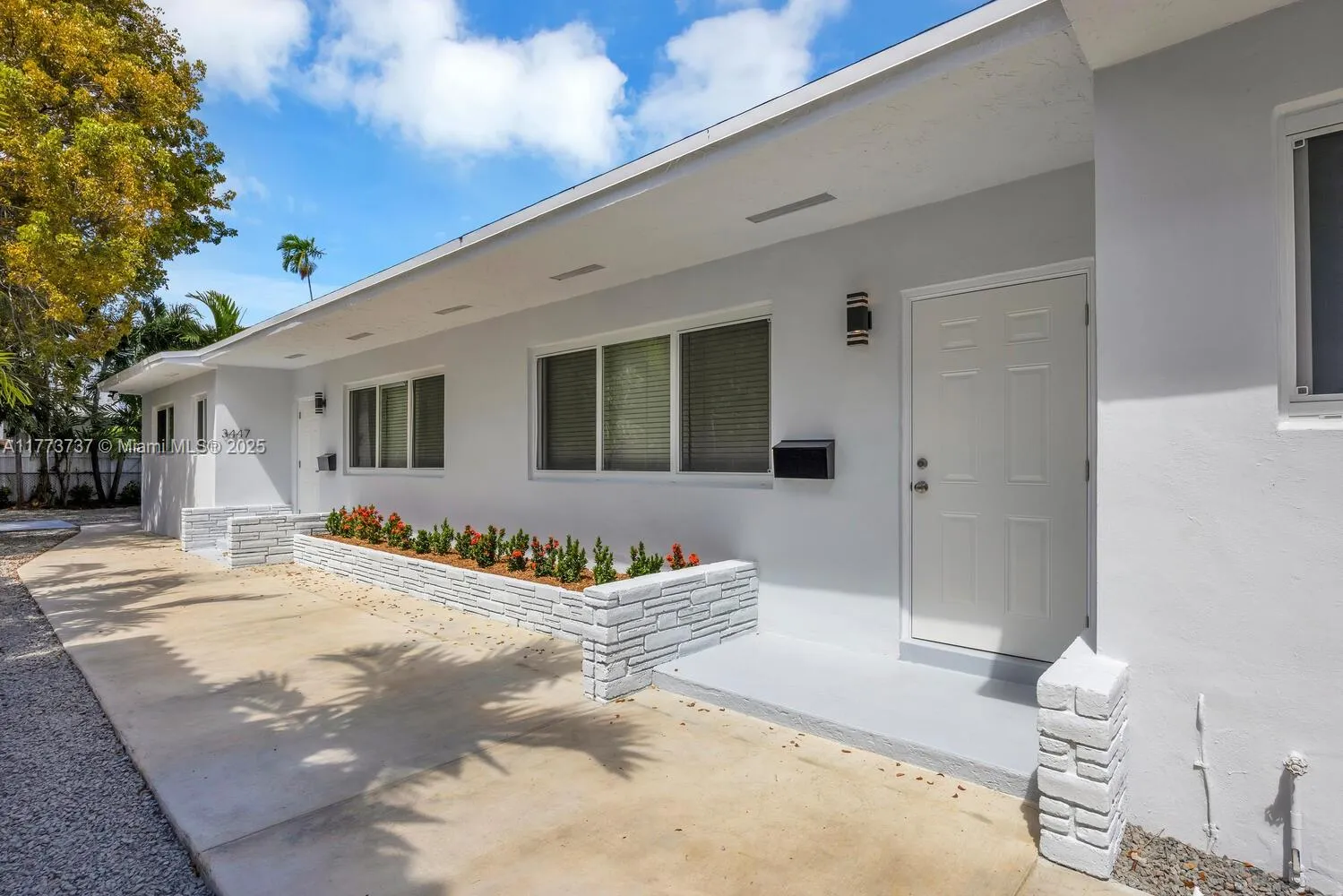 Miami, Florida 33145, United States, 2 Bedrooms Bedrooms, ,1 BathroomBathrooms,Residential,Active,99029