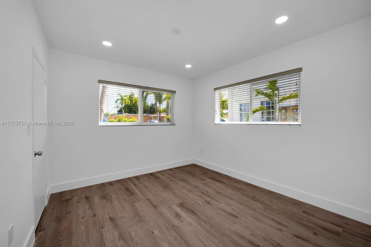 Miami, Florida 33145, United States, 2 Bedrooms Bedrooms, ,1 BathroomBathrooms,Residential,Active,99029