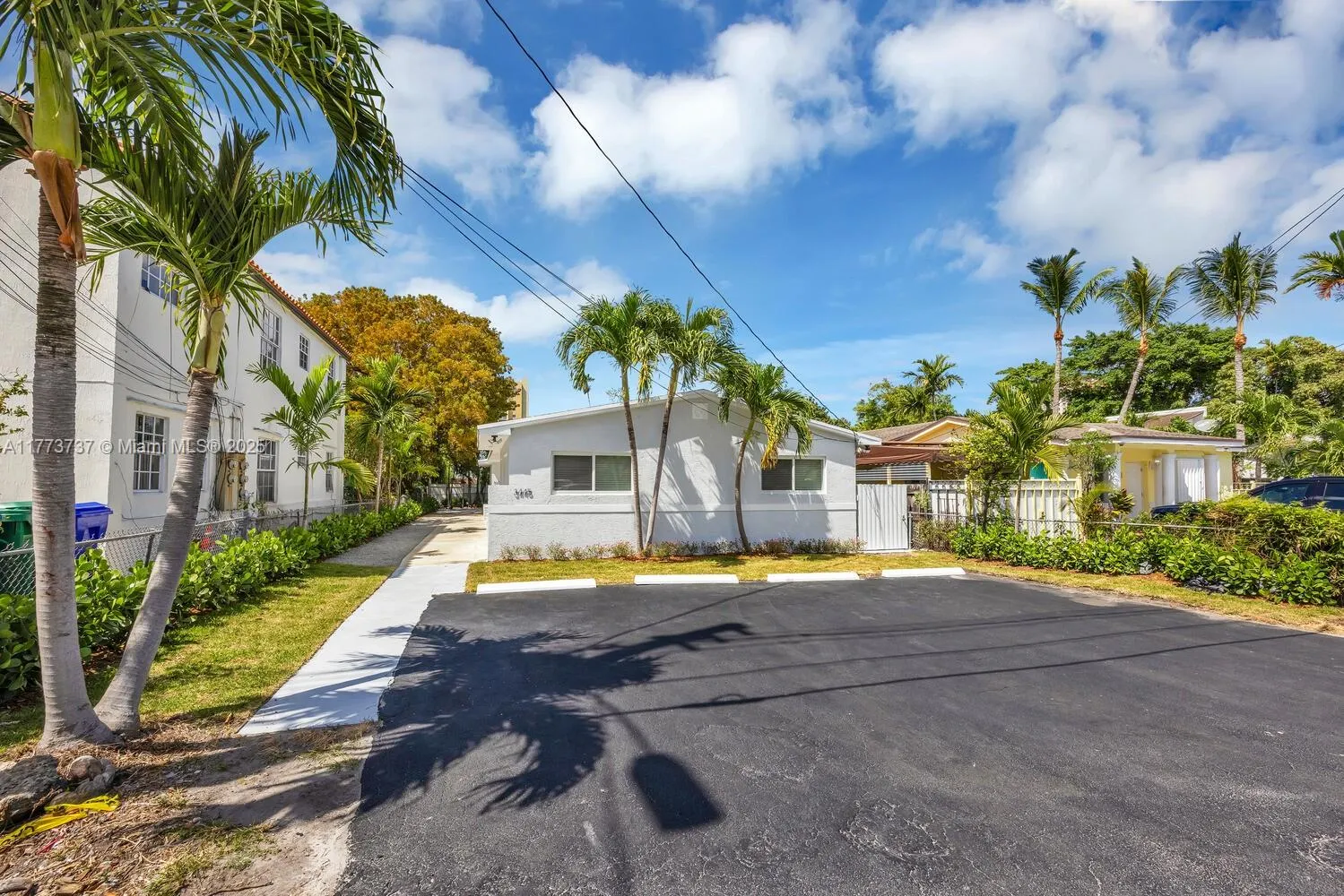 Miami, Florida 33145, United States, 2 Bedrooms Bedrooms, ,1 BathroomBathrooms,Residential,Active,99029