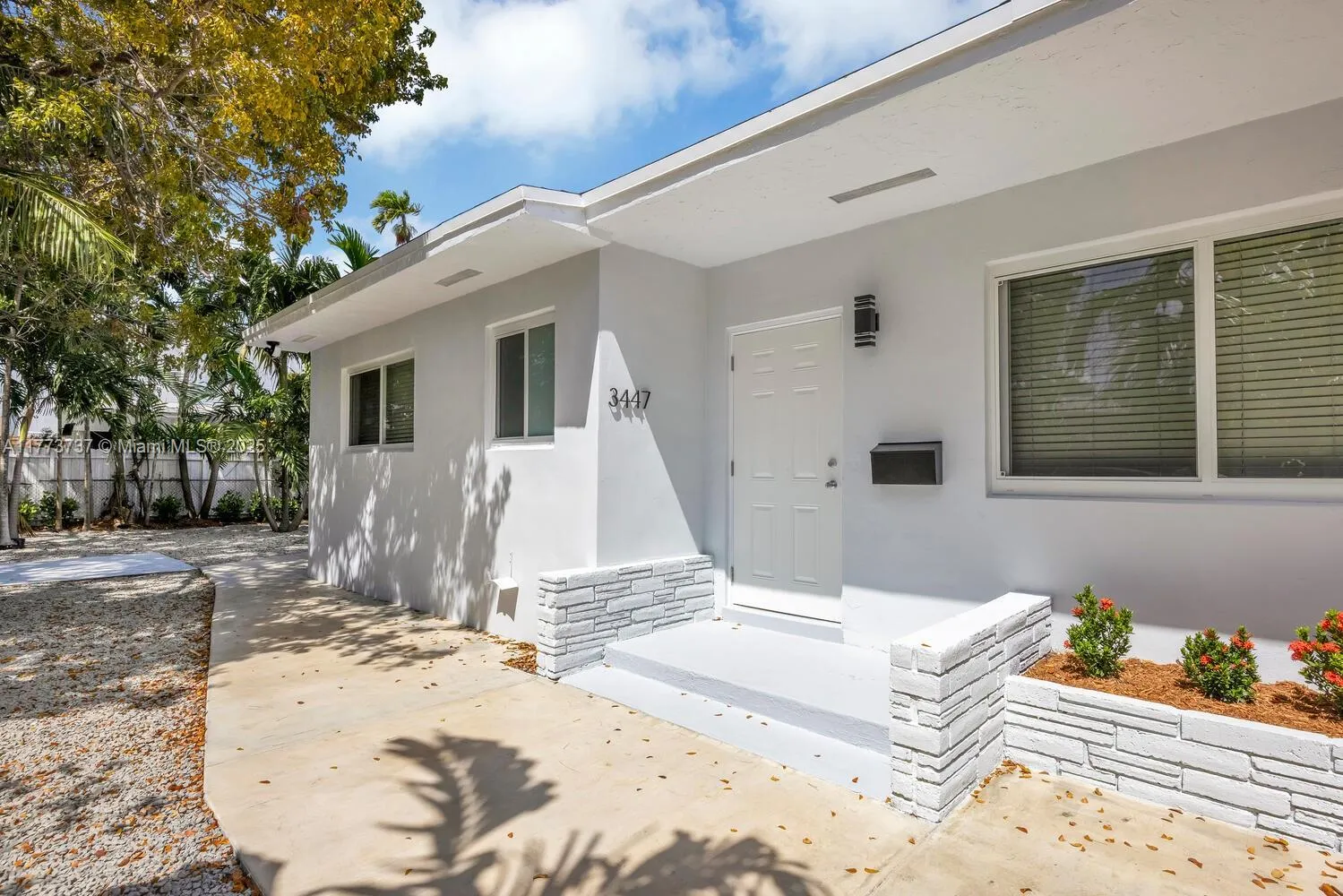 Miami, Florida 33145, United States, 2 Bedrooms Bedrooms, ,1 BathroomBathrooms,Residential,Active,99029