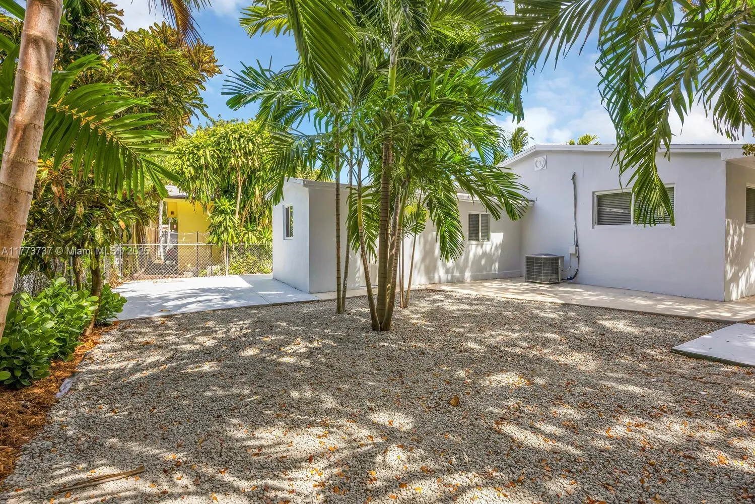 Miami, Florida 33145, United States, 2 Bedrooms Bedrooms, ,1 BathroomBathrooms,Residential,Active,99029