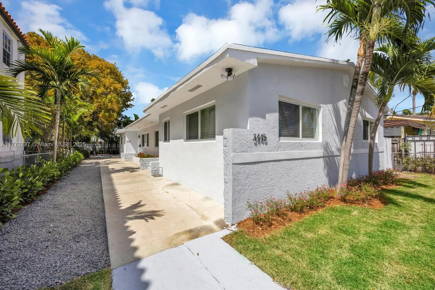 Miami, Florida 33145, United States, 2 Bedrooms Bedrooms, ,1 BathroomBathrooms,Residential,Active,99029