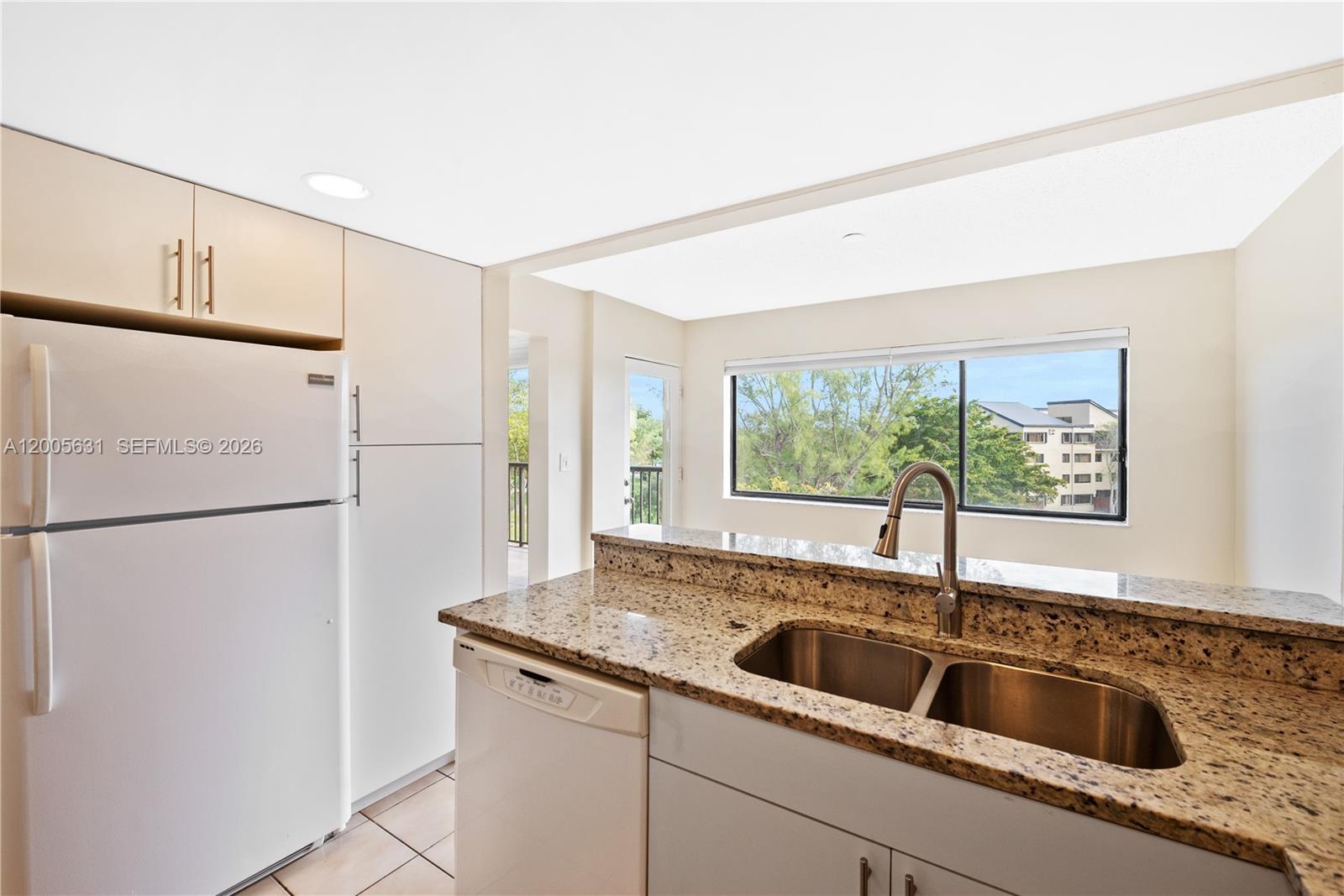 SEC 44 ATRIUMS AT SNAPPER - Residential