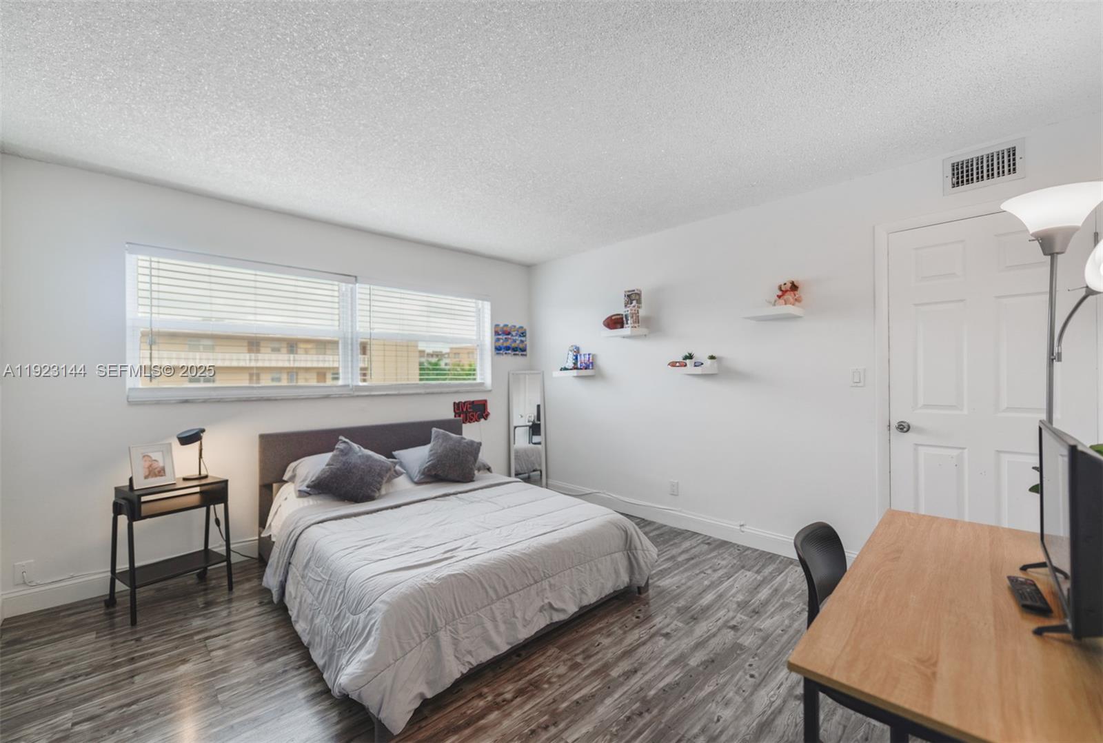 ELDORADO PLAZA WEST CONDO - Residential