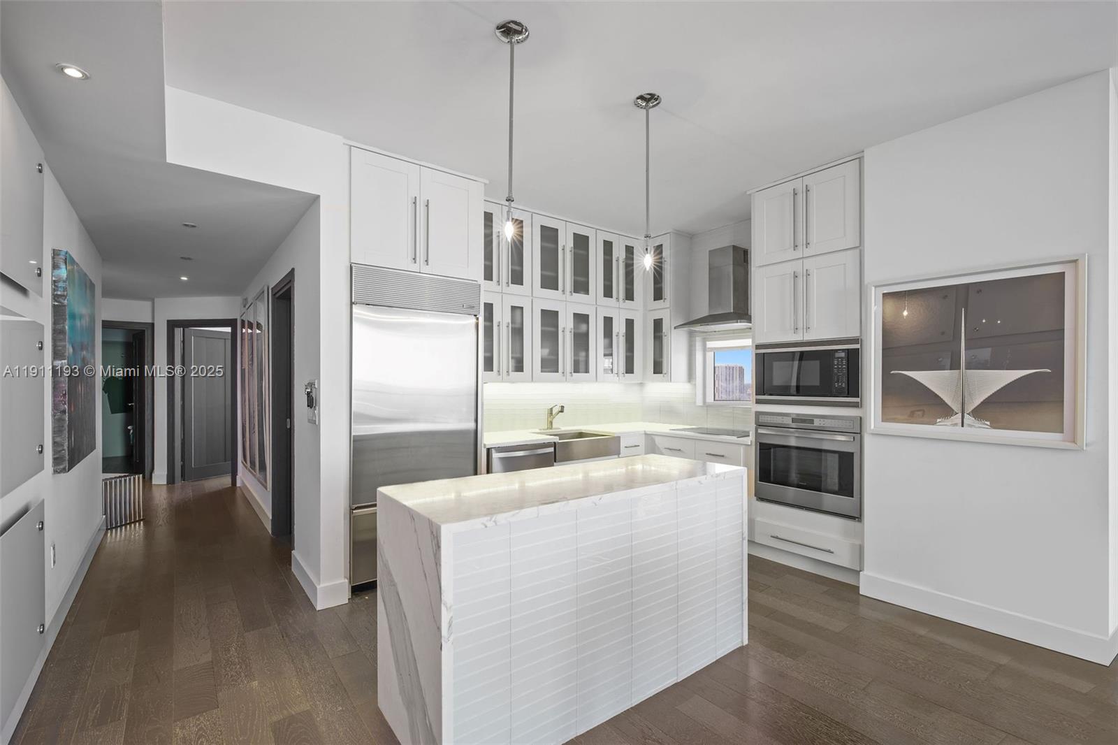 PARAMOUNT BAY CONDO - Residential