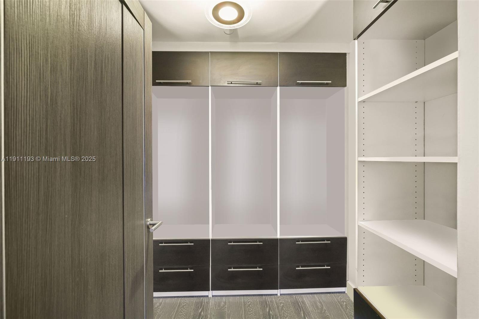 PARAMOUNT BAY CONDO - Residential