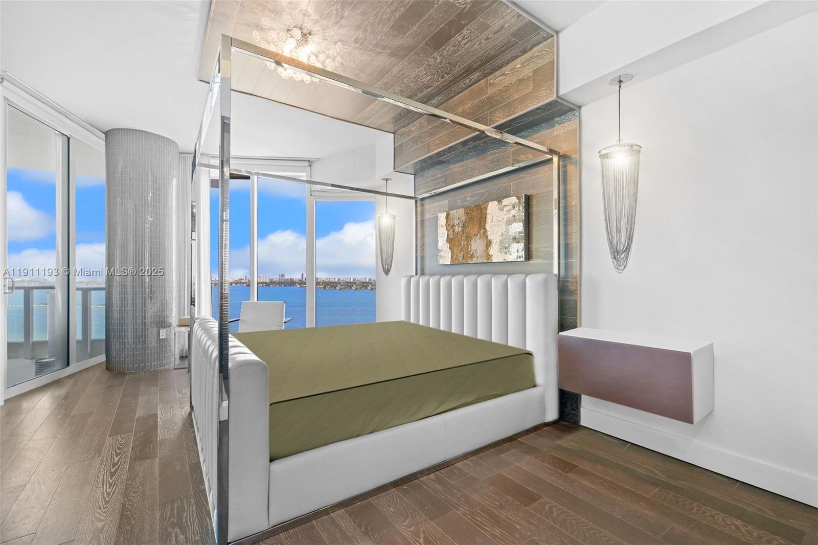 PARAMOUNT BAY CONDO - Residential