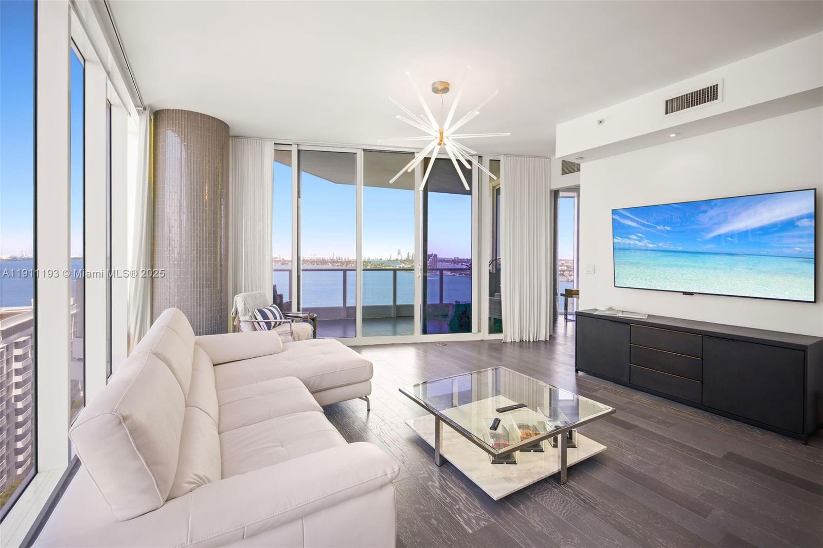 PARAMOUNT BAY CONDO - Residential