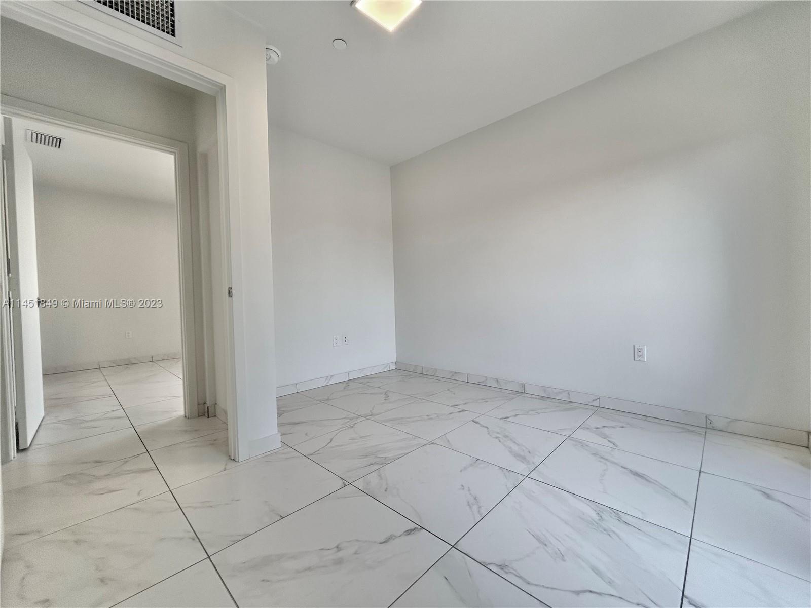 BRICKELL RIVERVIEW - Residential Lease