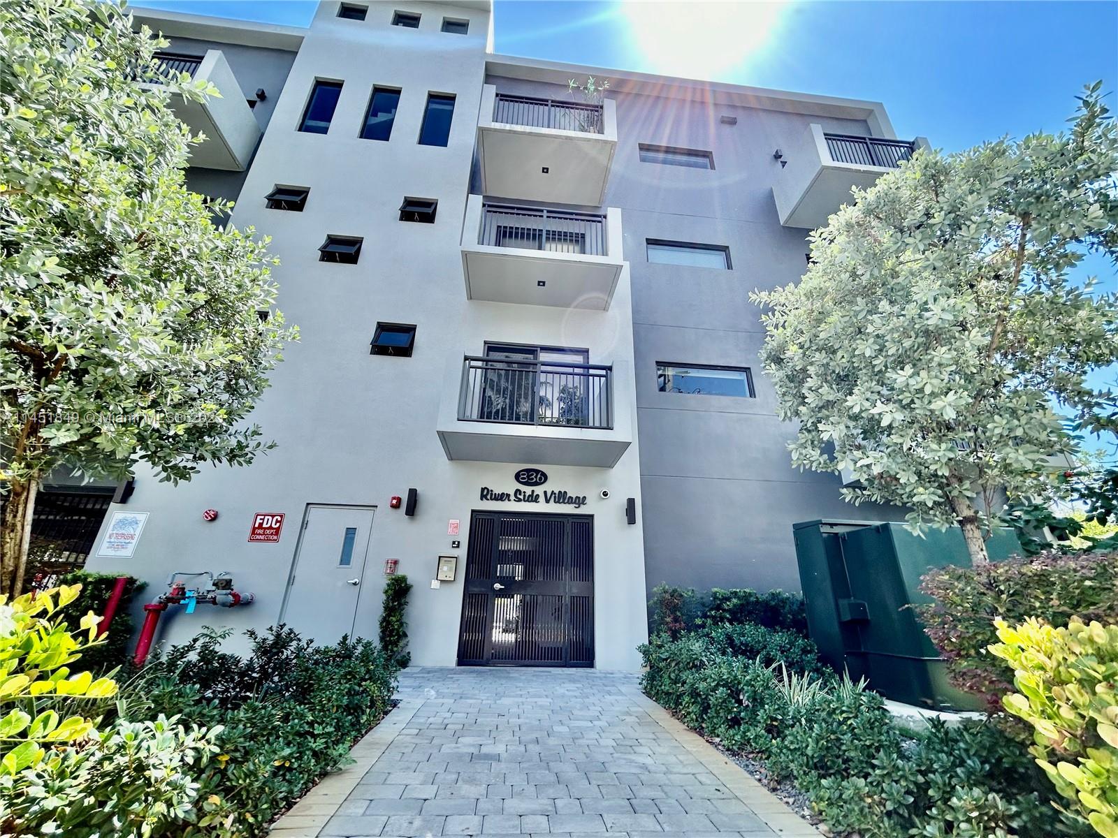 BRICKELL RIVERVIEW - Residential Lease