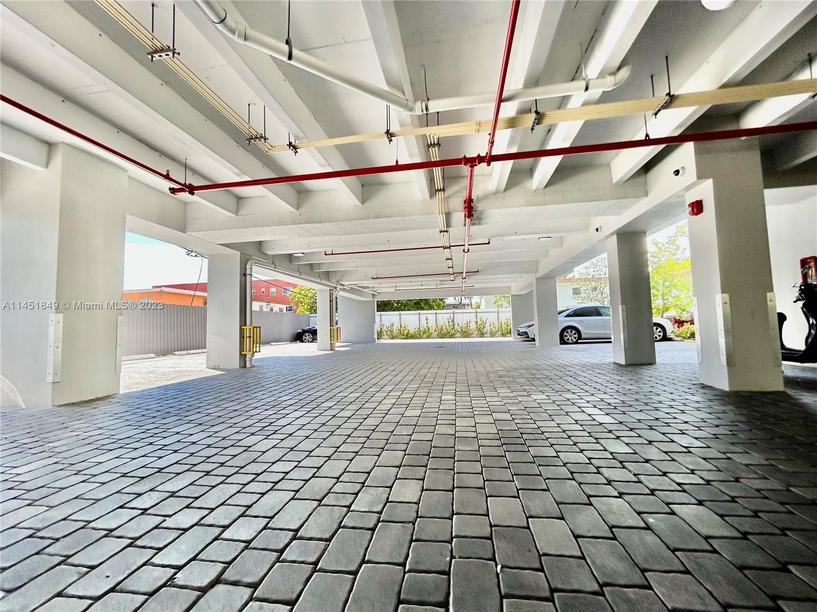 BRICKELL RIVERVIEW - Residential Lease