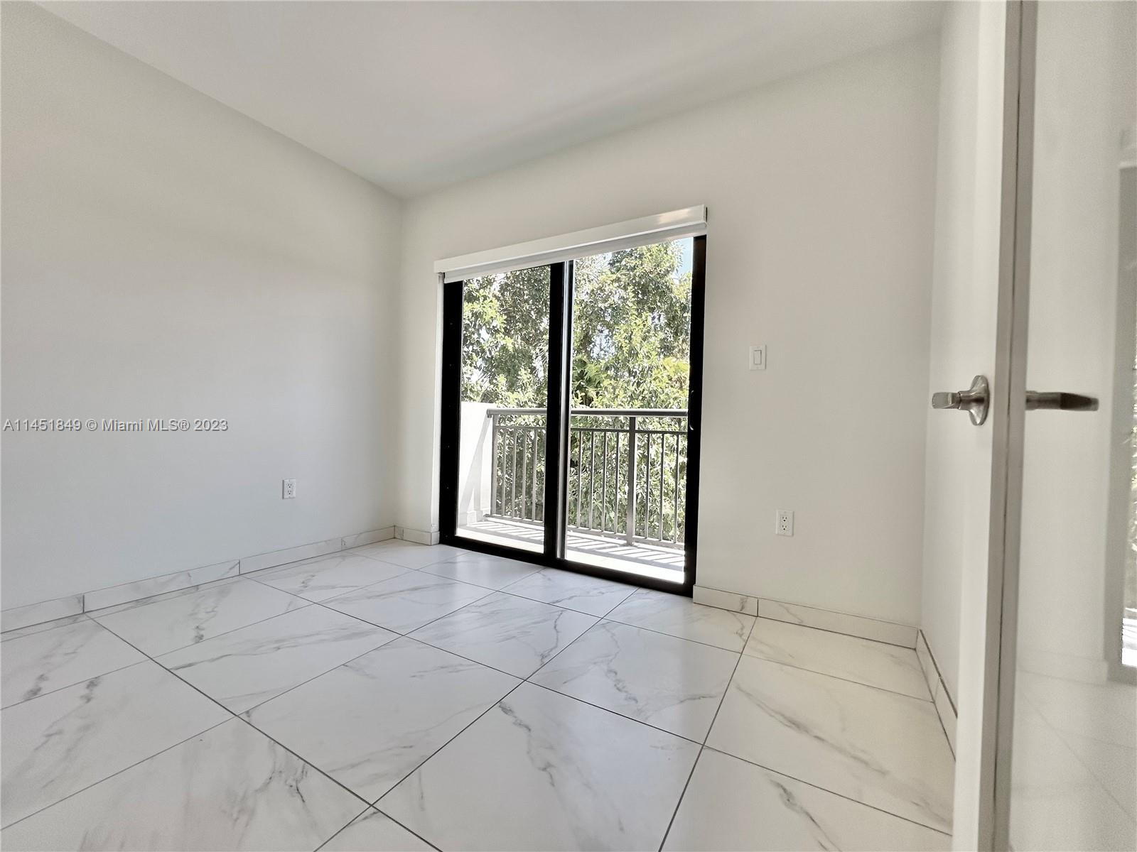 BRICKELL RIVERVIEW - Residential Lease