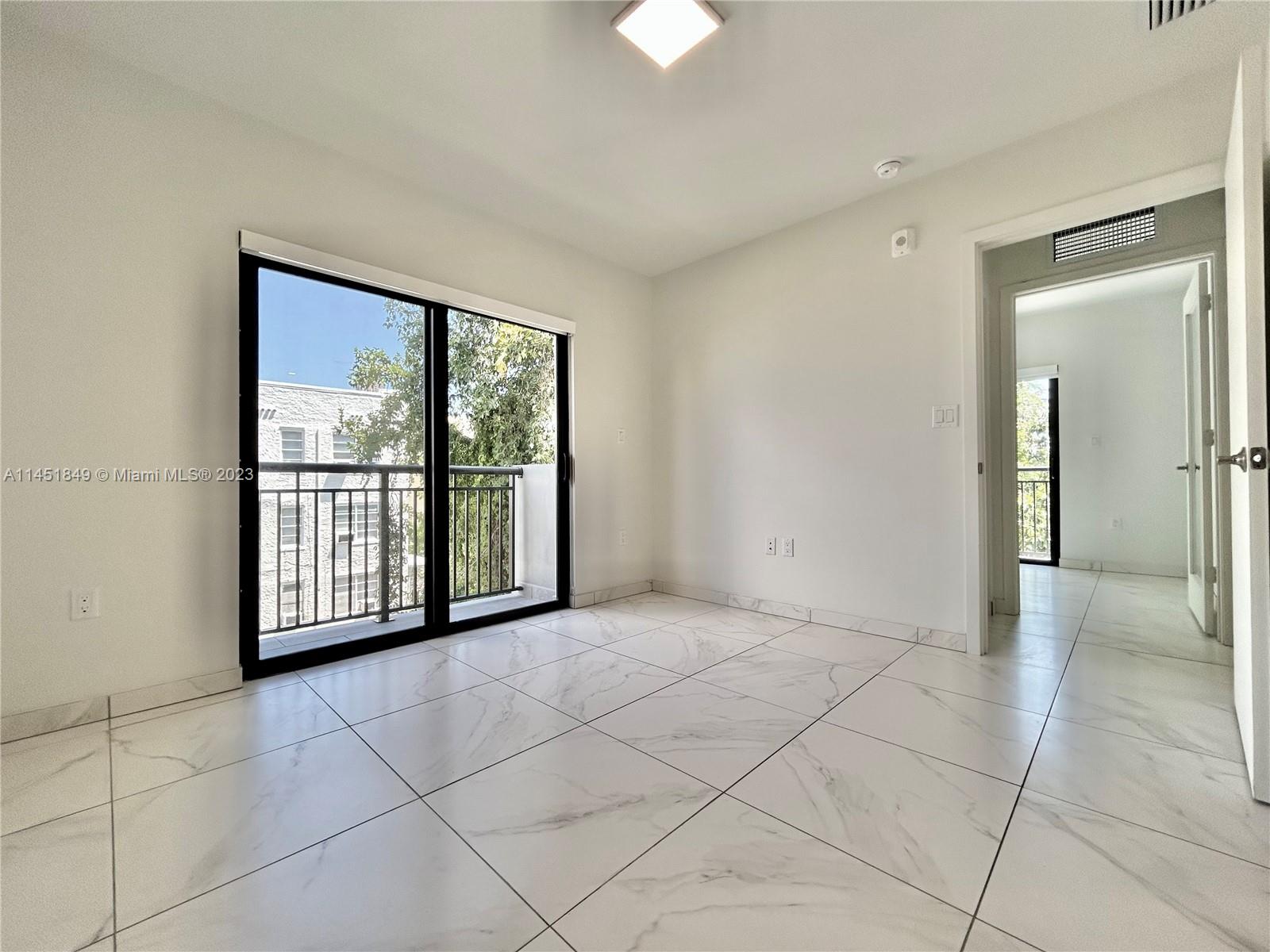 BRICKELL RIVERVIEW - Residential Lease