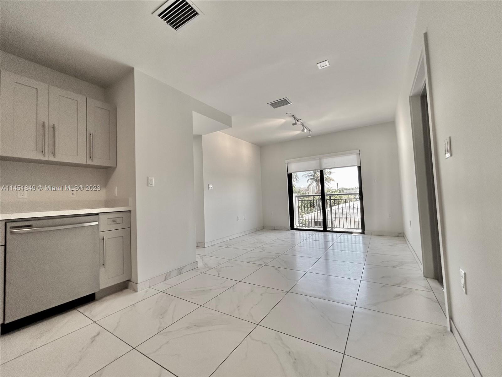 BRICKELL RIVERVIEW - Residential Lease