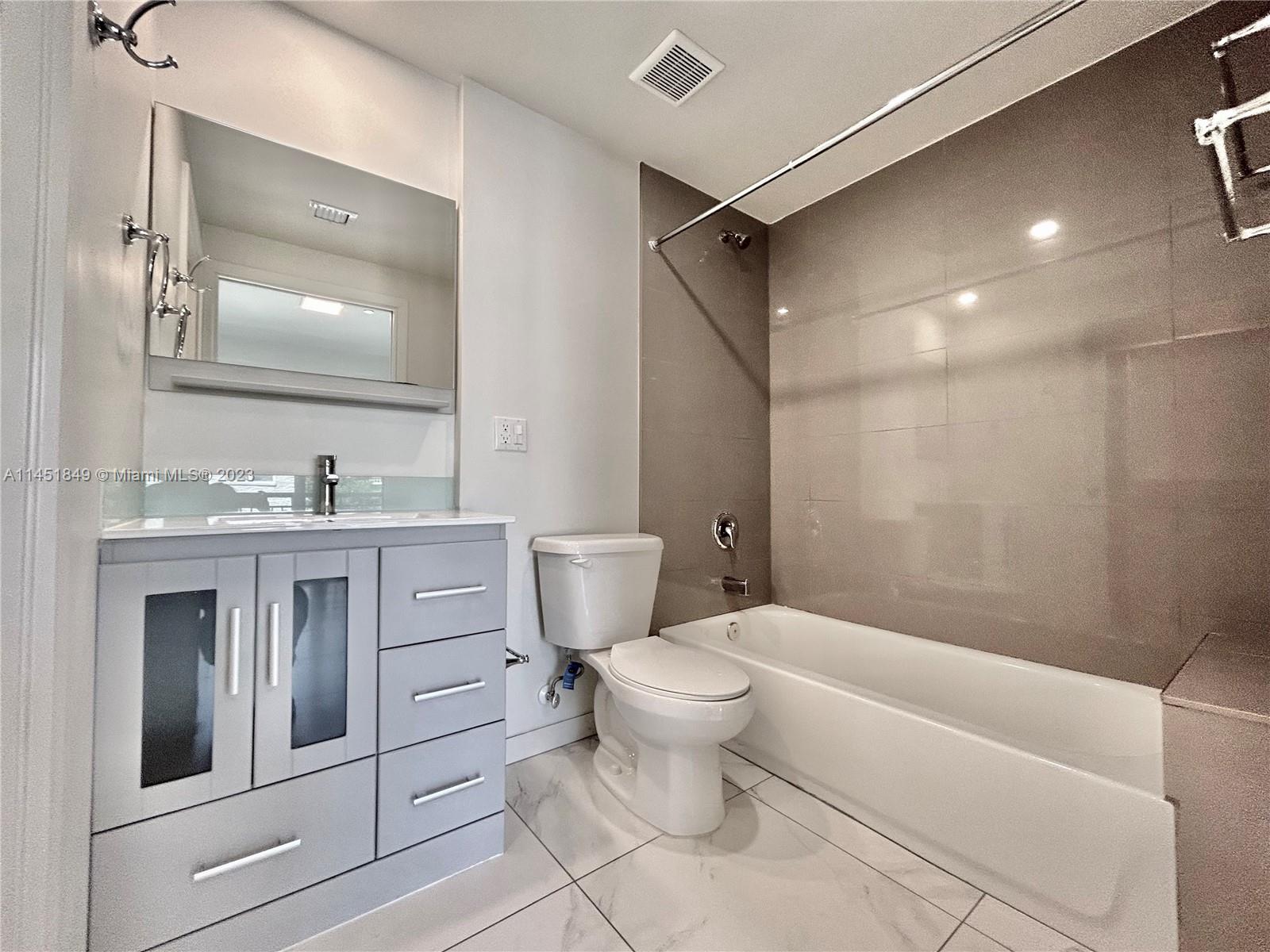 BRICKELL RIVERVIEW - Residential Lease