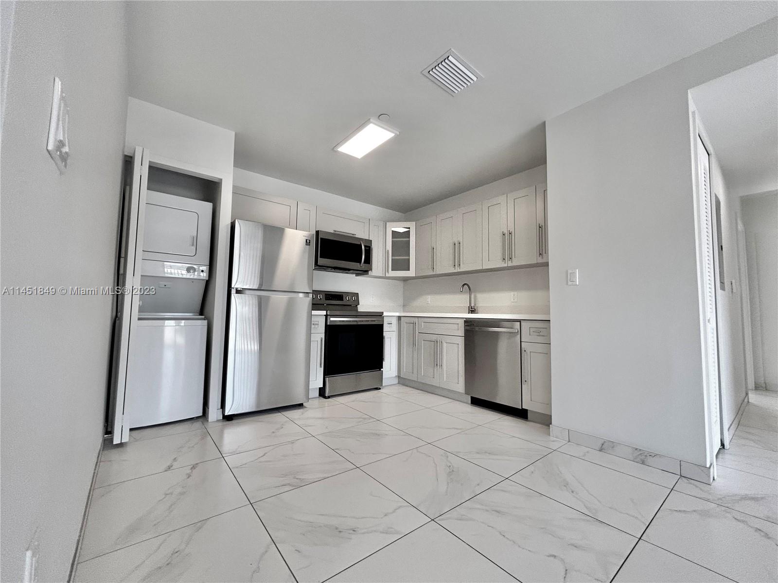 BRICKELL RIVERVIEW - Residential Lease