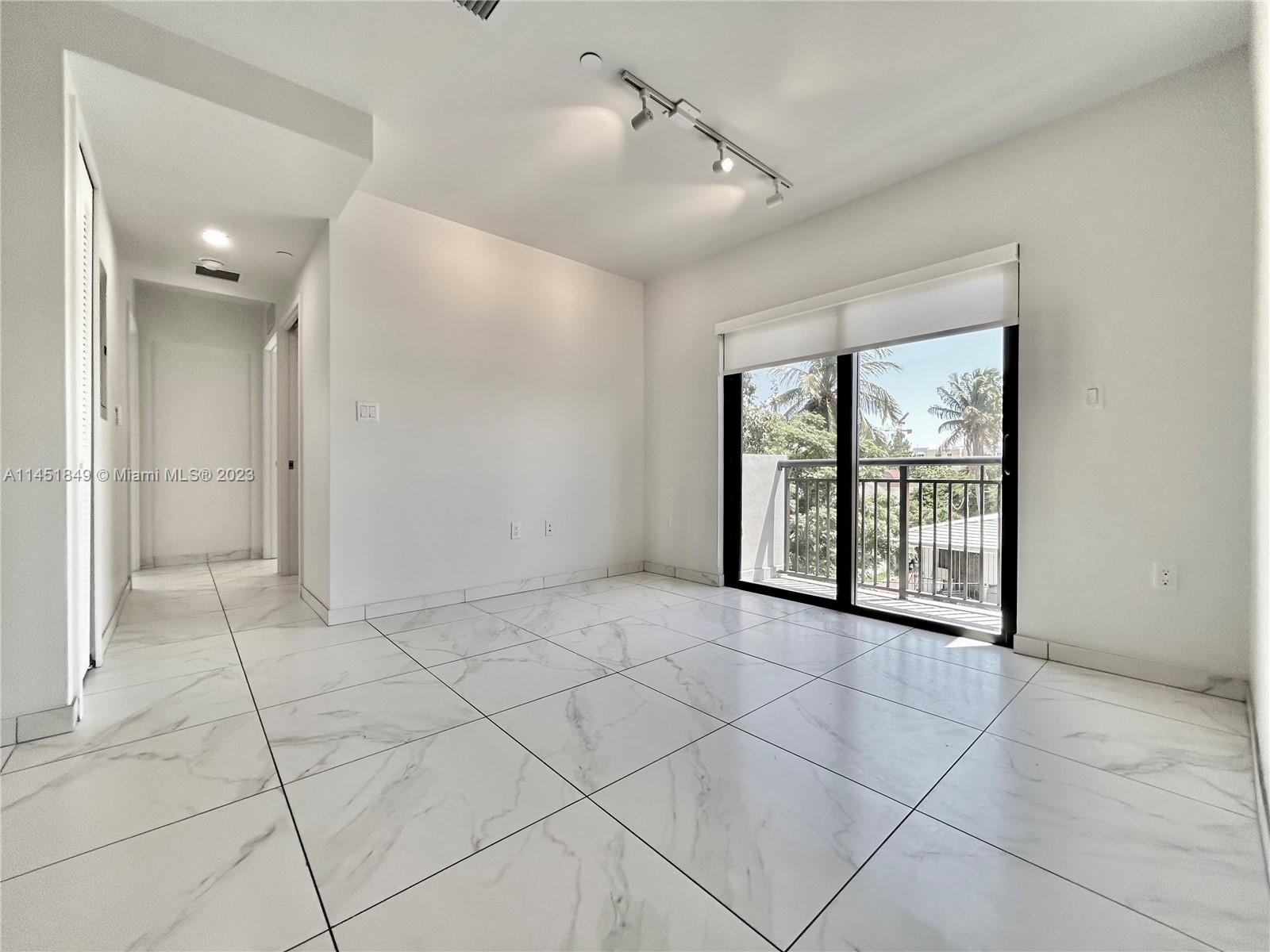 BRICKELL RIVERVIEW - Residential Lease
