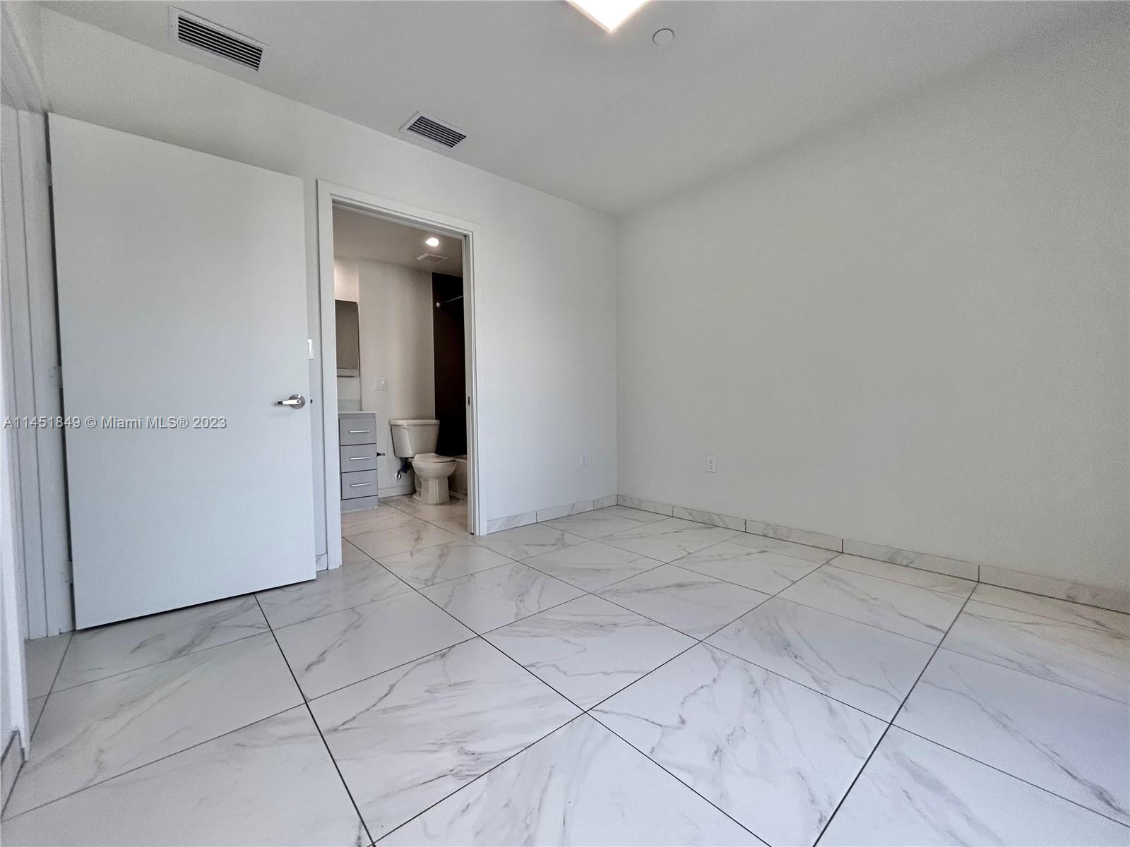 BRICKELL RIVERVIEW - Residential Lease