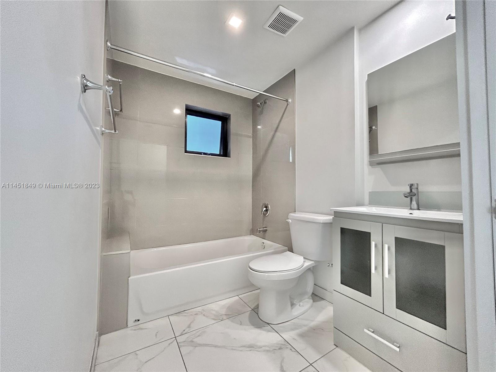 BRICKELL RIVERVIEW - Residential Lease
