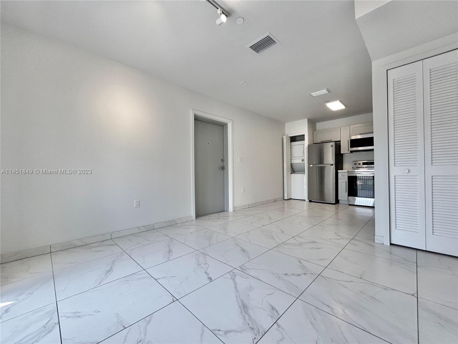 BRICKELL RIVERVIEW - Residential Lease