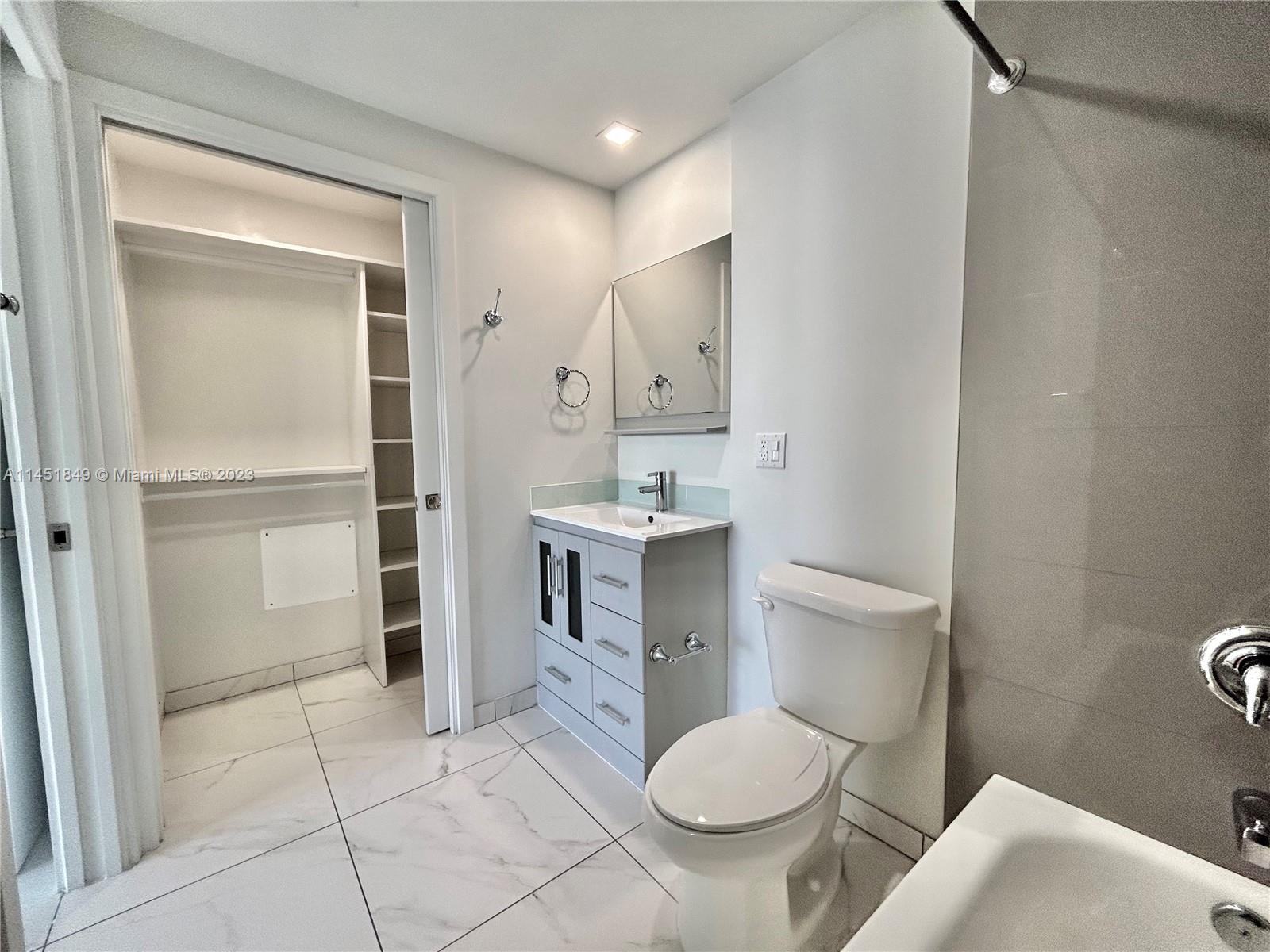 BRICKELL RIVERVIEW - Residential Lease